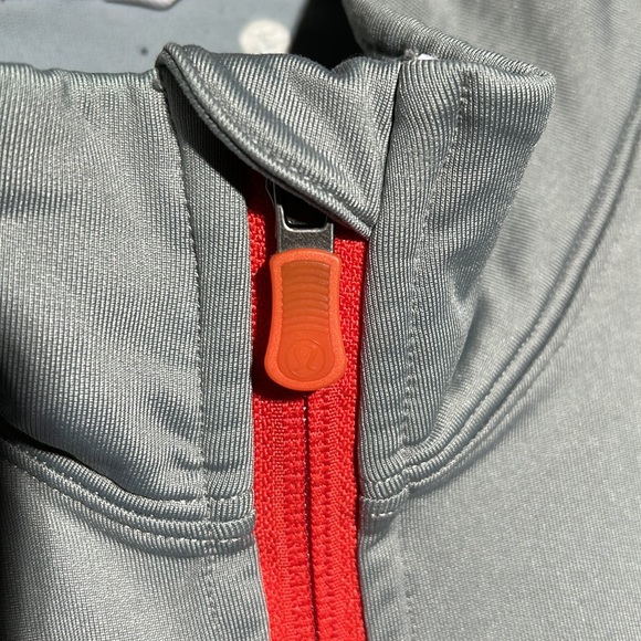 Lululemon jacket Size L - Picture 5 of 6